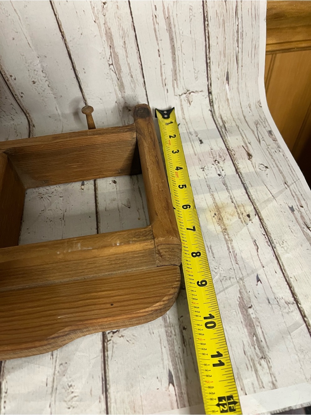 Vintage Wooden Wall Shelf Peg Rack Cottagecore Heart Cutout Rustic Country Shelf - Picture 7 of 7